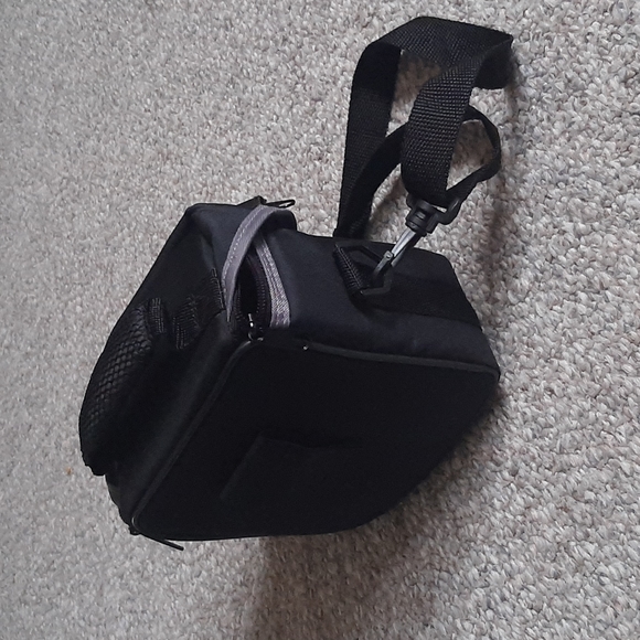 Digital Concepts Camera Bag with Shoulder/Crossbody Strap. - Picture 3 of 12